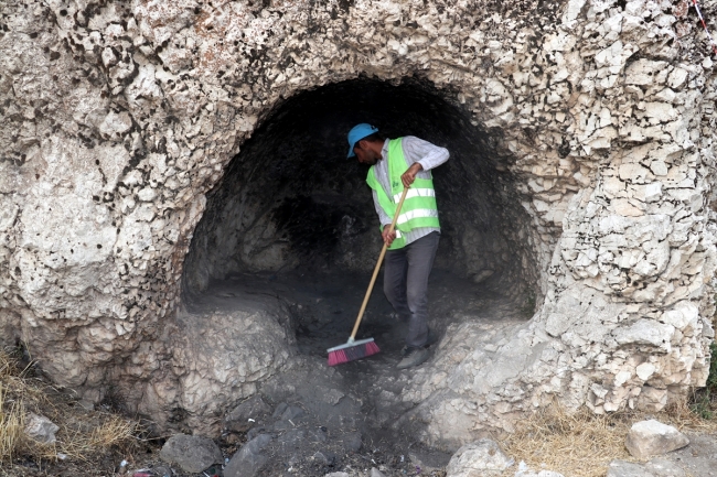 Harput'ta Urartu ve Roma dönemlerine ait 5 kaya mezarı bulundu